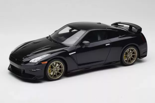 GT Spirit Nissan Gt-r T-spec Takumi Edition Coupe 2024 1:18 GT932
